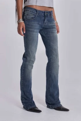 Cooper Bootcut Jeans in Mid Blue