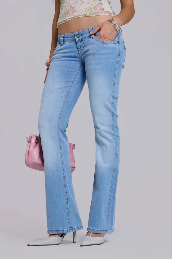 Kelsey Low Rise Skinny Bootcut Jeans in Light Wash